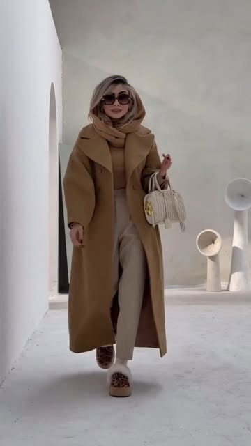 پالتو مزونی در جنس فوتر کوبیده اورجینال و کاملا آسترکشی شده،برای دیدن فیلم کامل محصول لطفا به پیج اینستاگرام مراجعه نمایید